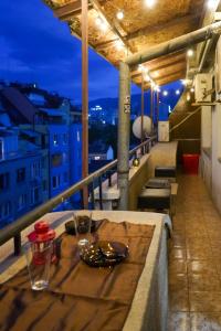 Top-View Terrace 2BD Central Apt