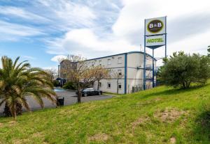 Hotels B&B HOTEL Pezenas : photos des chambres