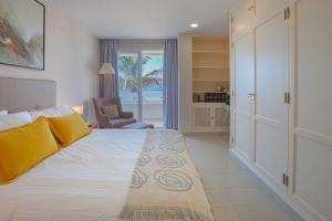 Beachfront apartment in Playa de Las Canteras