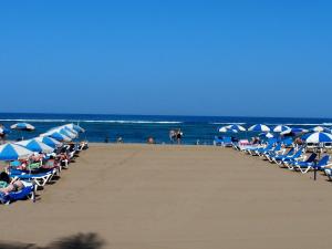 Beachfront apartment in Playa de Las Canteras