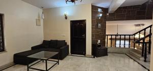 Luxurious Retro-Modern Villa House for Rent
