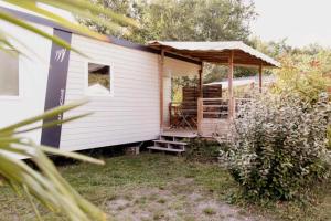 Campings Camping 4 etoiles - Parc aquatique - ccb0bcc : photos des chambres