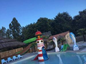 Campings Camping 4 etoiles - Parc aquatique - ccb0bcc : photos des chambres