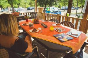 Campings Camping 3 etoiles - ccaiiah : photos des chambres