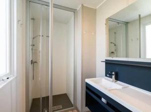 Campings Camping 4 etoiles - Piscine - efceih : Mobile Home 3