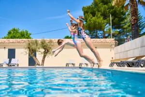 Camping 3 étoiles - Piscine - efaeh0