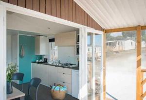 Campings Camping 3 etoiles - Piscine - eeebcb : photos des chambres