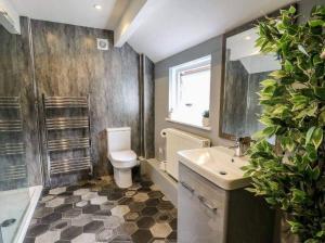 Beautiful cottage with log burner