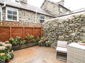 Beautiful cottage with log burner