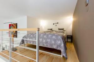 R39 Twin I - Center Market Garden Studio with AC