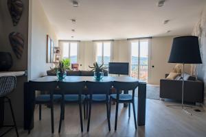 Apartaments Turístics Cardona, MAGI