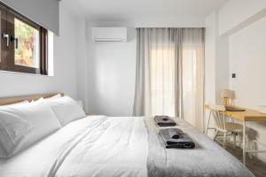 Modern Two-Bedroom Haven near Paleo Faliro Beach