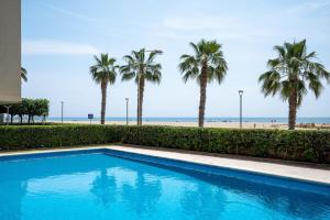 AT035 Apartment located on the first line of the beach