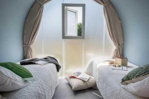 Campings Chalet 4 etoiles - Piscine - ef0c00 : photos des chambres
