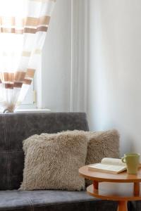 Wąska Bright Apartment with Balcony by Noclegi Renters