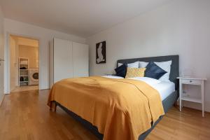 Between Old Danube and Danube Center - new, quiet and modern