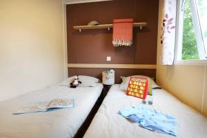 Campings Camping 3 etoiles - Piscine - efc0ab : photos des chambres