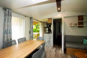 Campings Chalet 4 etoiles - Piscine - ccafdif : photos des chambres