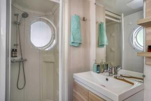 Campings Camping - Piscine - ccai0bg : photos des chambres