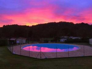 Campings Camping 3 etoiles - Piscine - eehgef : photos des chambres