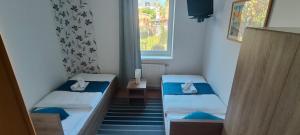 Economy Twin Room room in Hotel Orlan