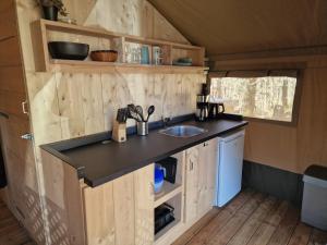 Tentes de luxe Camping Montard : photos des chambres