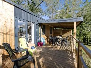 Campings Chalet 4 etoiles - Piscine - ccafdif : photos des chambres