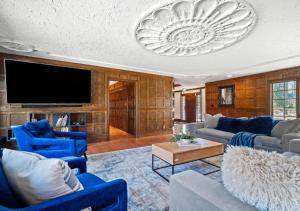 Unique Estate 5 Bedrooms Fire Pit Sleeps 10 - 4hvězdičkové hotely ve městě Akron