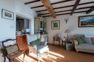 Stunning Victorian 3 Bed Cottage in Sought After Pentyrch Villiage