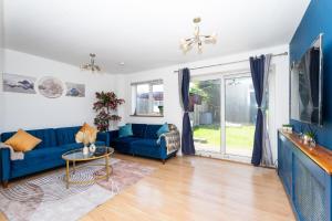 Homely Hornchurch - 5 Bed House