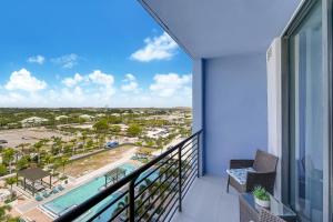 Stylish Studio with Pool View at the Heart of Downtown Doral