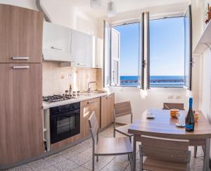 La terrazza sul porto