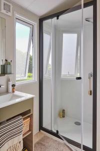 Campings Camping 4 etoiles - Piscine - ccafffb : photos des chambres