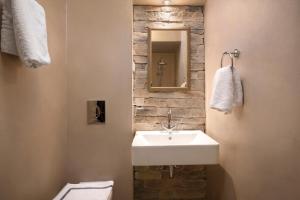 Budget Twin Room room in Morfeas Hotel