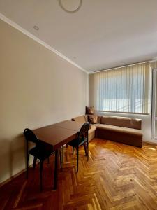 Modern Nostalgia Apartment