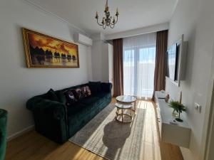 Residence Sole 8 by Wave - Apartament luxury 60mp cu terasa si vedere la mare, acces direct pe plaja OhiOhi Beach- Mamaia Nord - Restaurant, Parcare gratuita