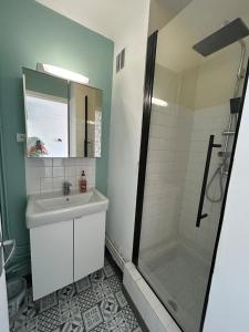 Appartements Studio Lumineux a 2 pas de la Rue de la Mer : photos des chambres