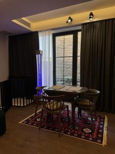 Botanical Street Apartment