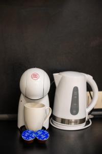 Luminous 2BDR with Balcony & View in the center