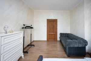 Luminous 2BDR with Balcony & View in the center