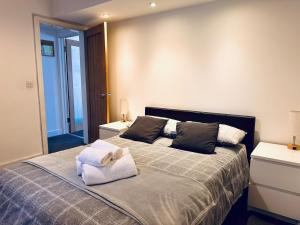 High Street Duplex 3 Bed Flat