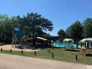 Campings Chalet 4 etoiles - Piscine - ccafdif : photos des chambres