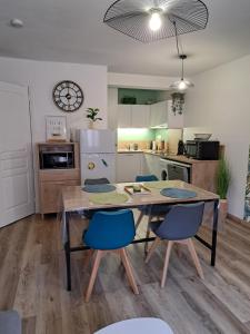 Appartements Appartement Calme et idealement situe : photos des chambres