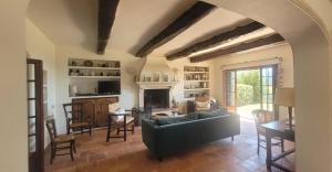 Le Belvedere, family home with pool, panoramic view