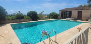 Le Belvedere, family home with pool, panoramic view