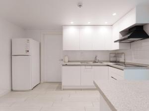 NEW109house #5min to Kondae Entrance Station #8people4QBED #Seongsu #Seoul Forest #Lotte World #COEX #Netflix #Free Parking