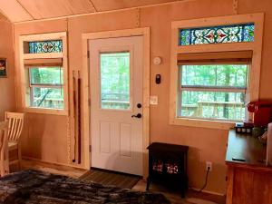 Glamping Tree House on an Impressive Property in Norwich, Connecticut