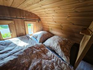 Camping im Fass