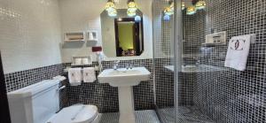 Double Room with Balcony room in Hotel Carlos V