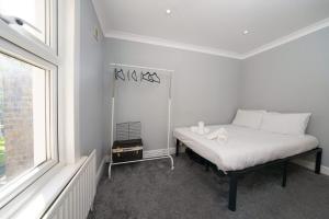 Stylish Central Flat 1BR with Airbed Sleeps 4